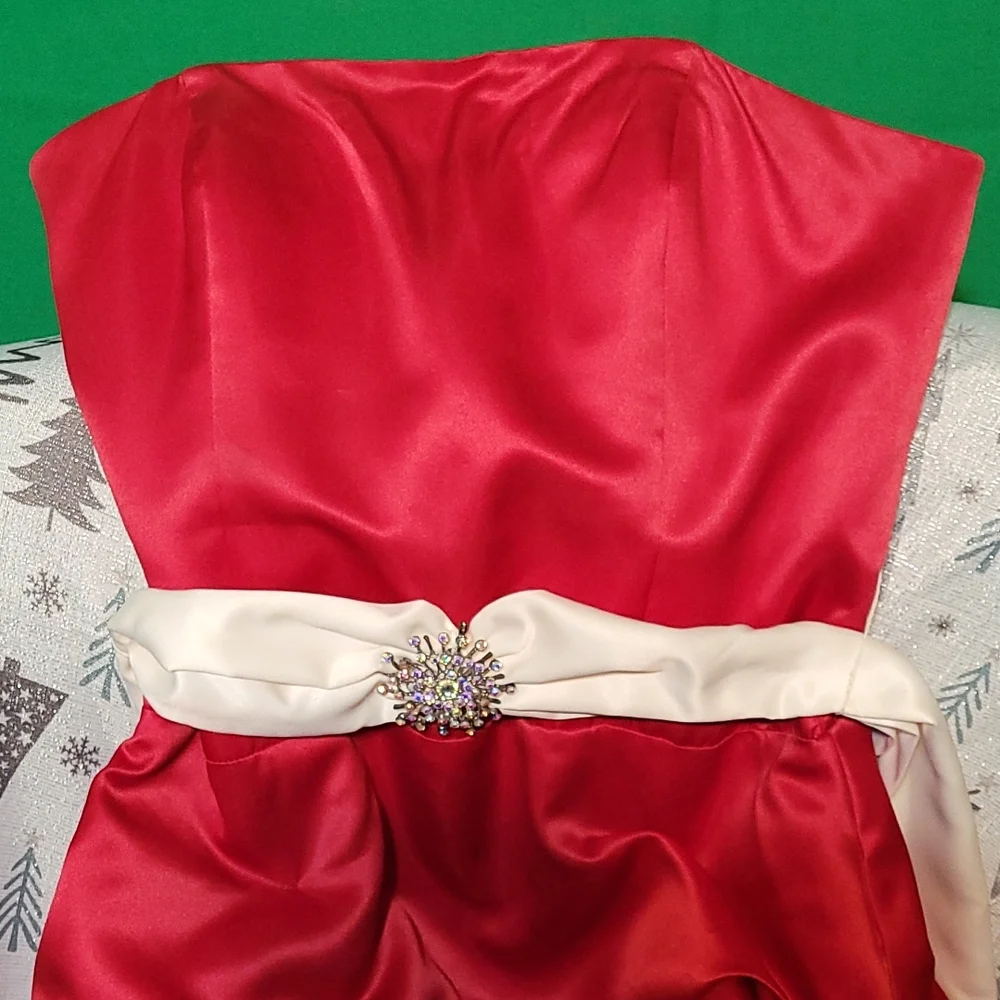 Morgan & Co. Strapless Prom Dress - Picture 7 of 11